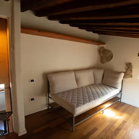 Diffuso E Scuderie Vgb Daire Sacrofano